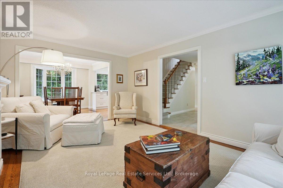 215 Weldon Avenue, Oakville, Ontario  L6K 2H9 - Photo 6 - W12428242