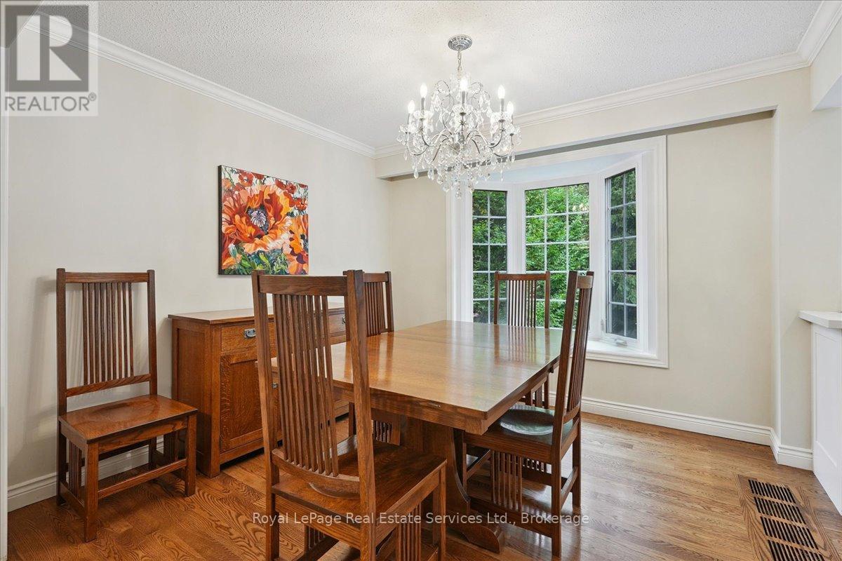 215 Weldon Avenue, Oakville, Ontario  L6K 2H9 - Photo 7 - W12428242