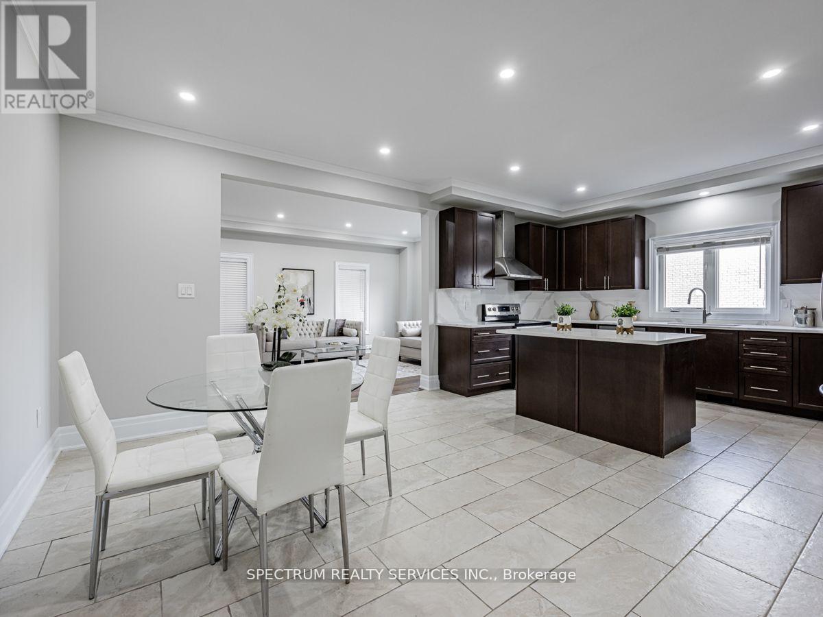 1949 Jans Boulevard, Innisfil, Ontario  L9S 0L2 - Photo 11 - N12428089