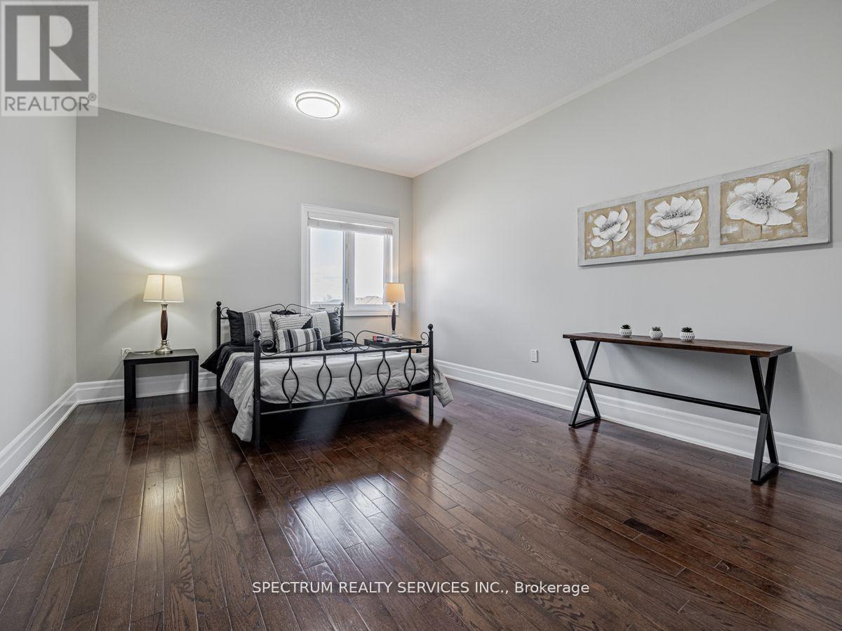 1949 Jans Boulevard, Innisfil, Ontario  L9S 0L2 - Photo 18 - N12428089