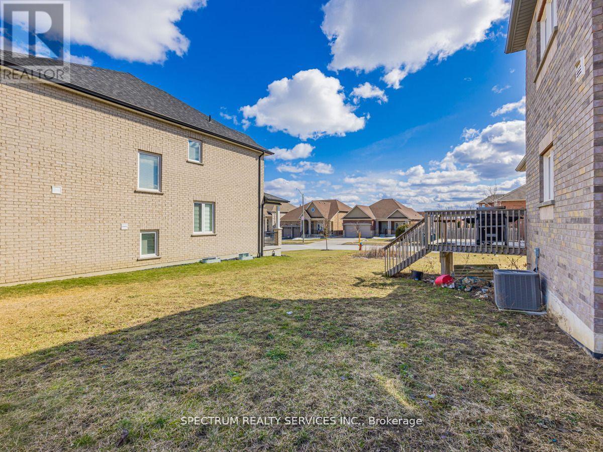 1949 Jans Boulevard, Innisfil, Ontario  L9S 0L2 - Photo 30 - N12428089