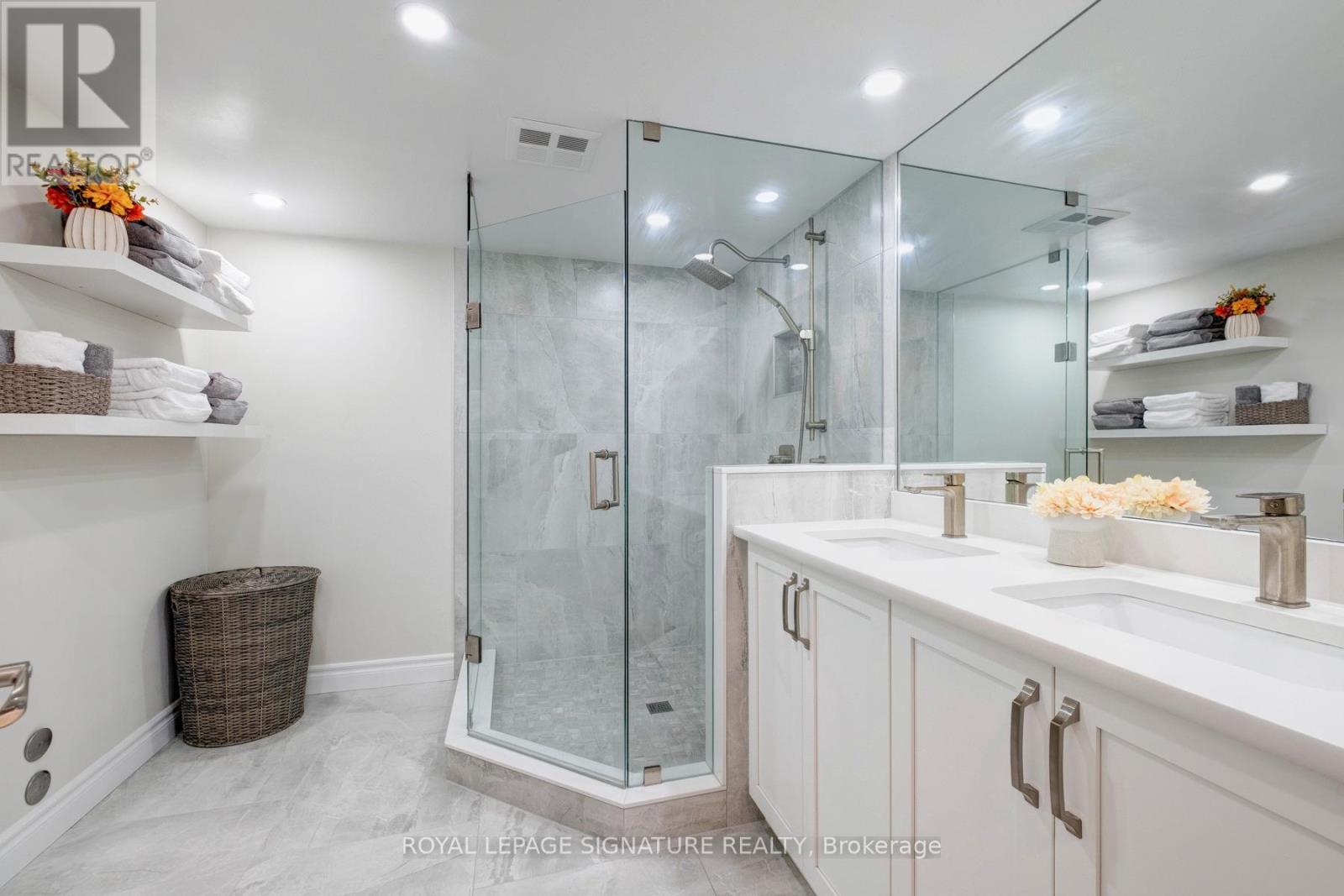 422 - 25 Austin Drive, Markham, Ontario  L3R 8H4 - Photo 17 - N12428104