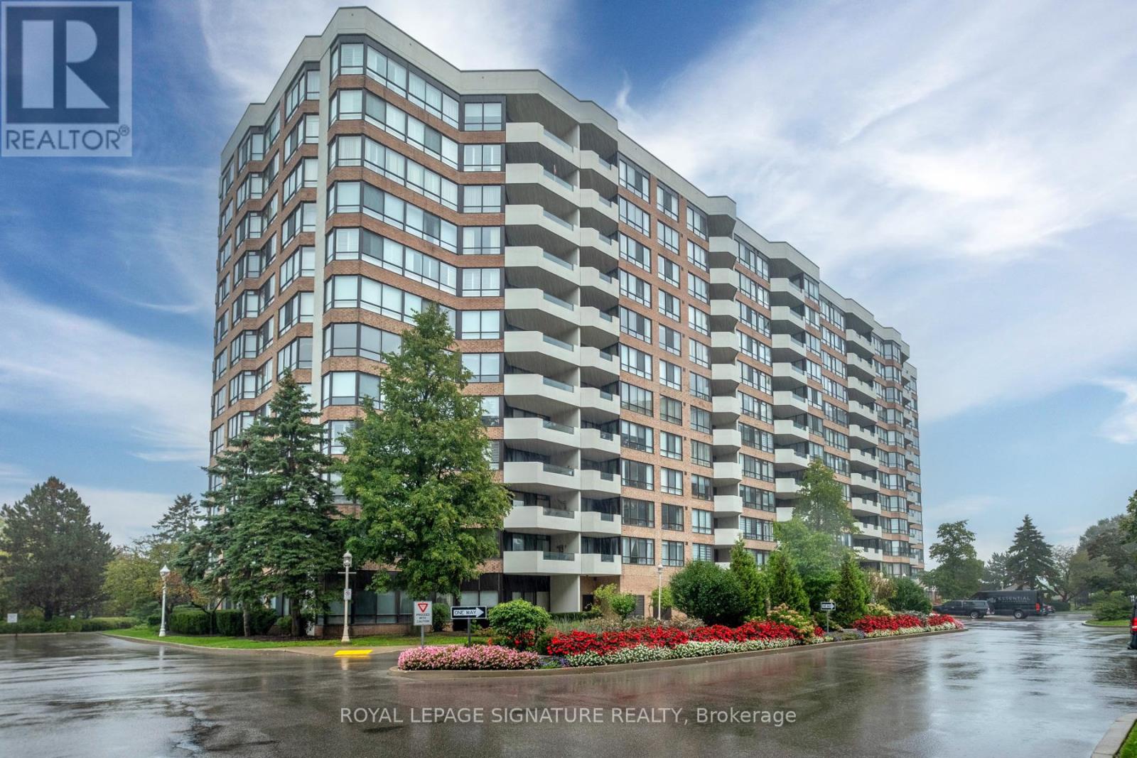 422 - 25 Austin Drive, Markham, Ontario  L3R 8H4 - Photo 2 - N12428104