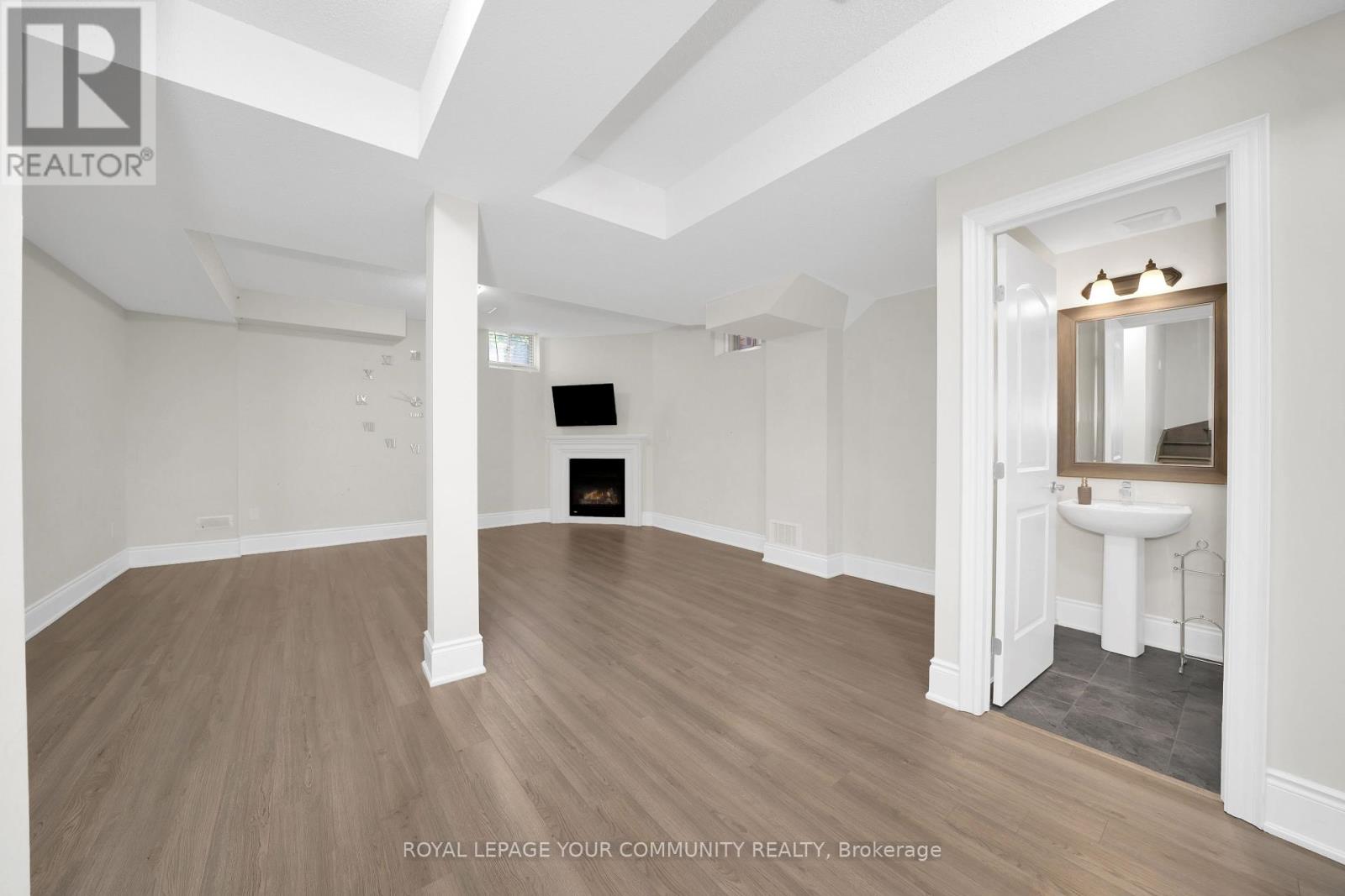 61 Ross Vennare Crescent, Vaughan, Ontario  L4H 4N2 - Photo 37 - N12428151