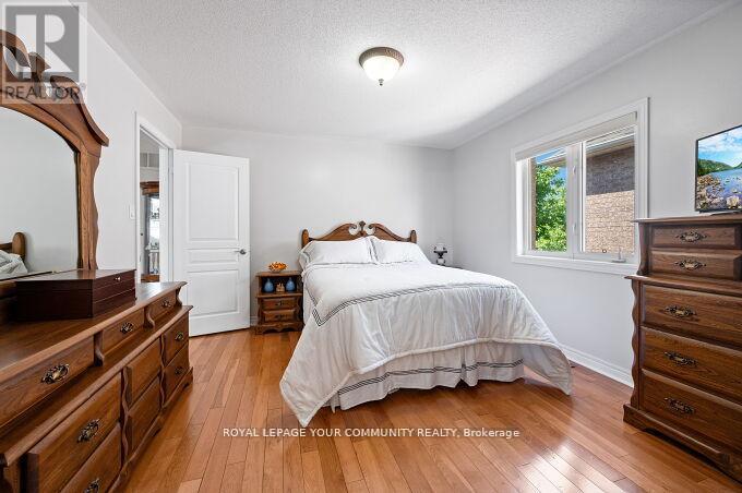 40 Barberry Crescent, Richmond Hill, Ontario  L4E 4S4 - Photo 37 - N12428152