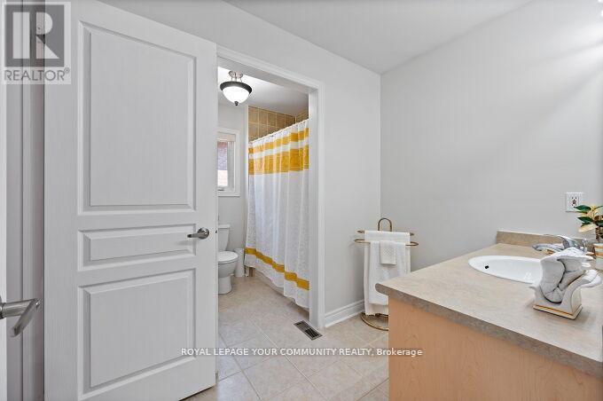 40 Barberry Crescent, Richmond Hill, Ontario  L4E 4S4 - Photo 38 - N12428152