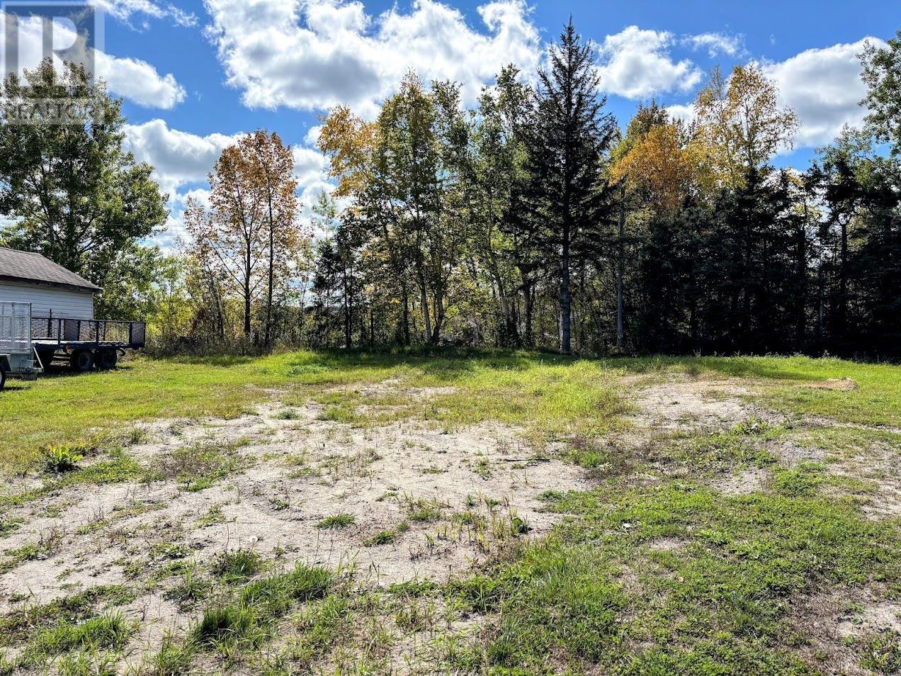 5 Kinglet Pl, Manitouwadge, Ontario  P0T 2C0 - Photo 1 - TB253068