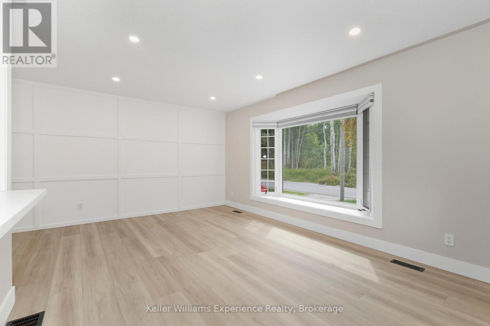 739 Ninth Avenue, Tay, Ontario  L0K 1R0 - Photo 12 - S12428253
