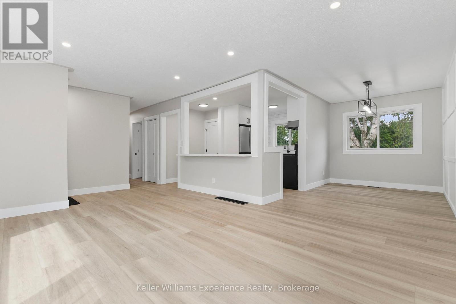 739 Ninth Avenue, Tay, Ontario  L0K 1R0 - Photo 13 - S12428253