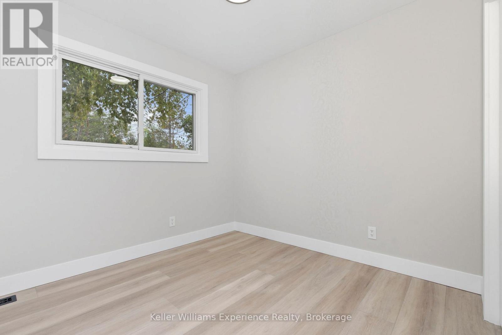739 Ninth Avenue, Tay, Ontario  L0K 1R0 - Photo 17 - S12428253