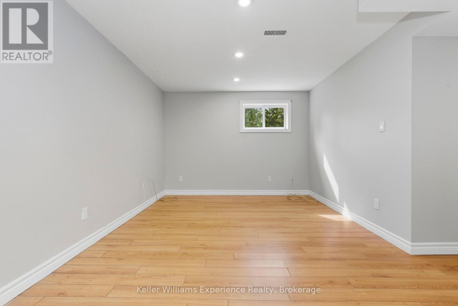 739 Ninth Avenue, Tay, Ontario  L0K 1R0 - Photo 23 - S12428253