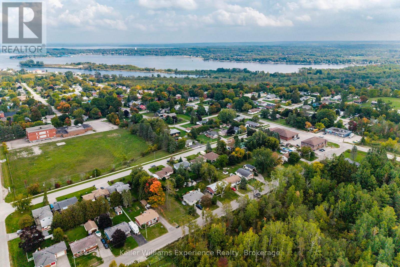 739 Ninth Avenue, Tay, Ontario  L0K 1R0 - Photo 4 - S12428253