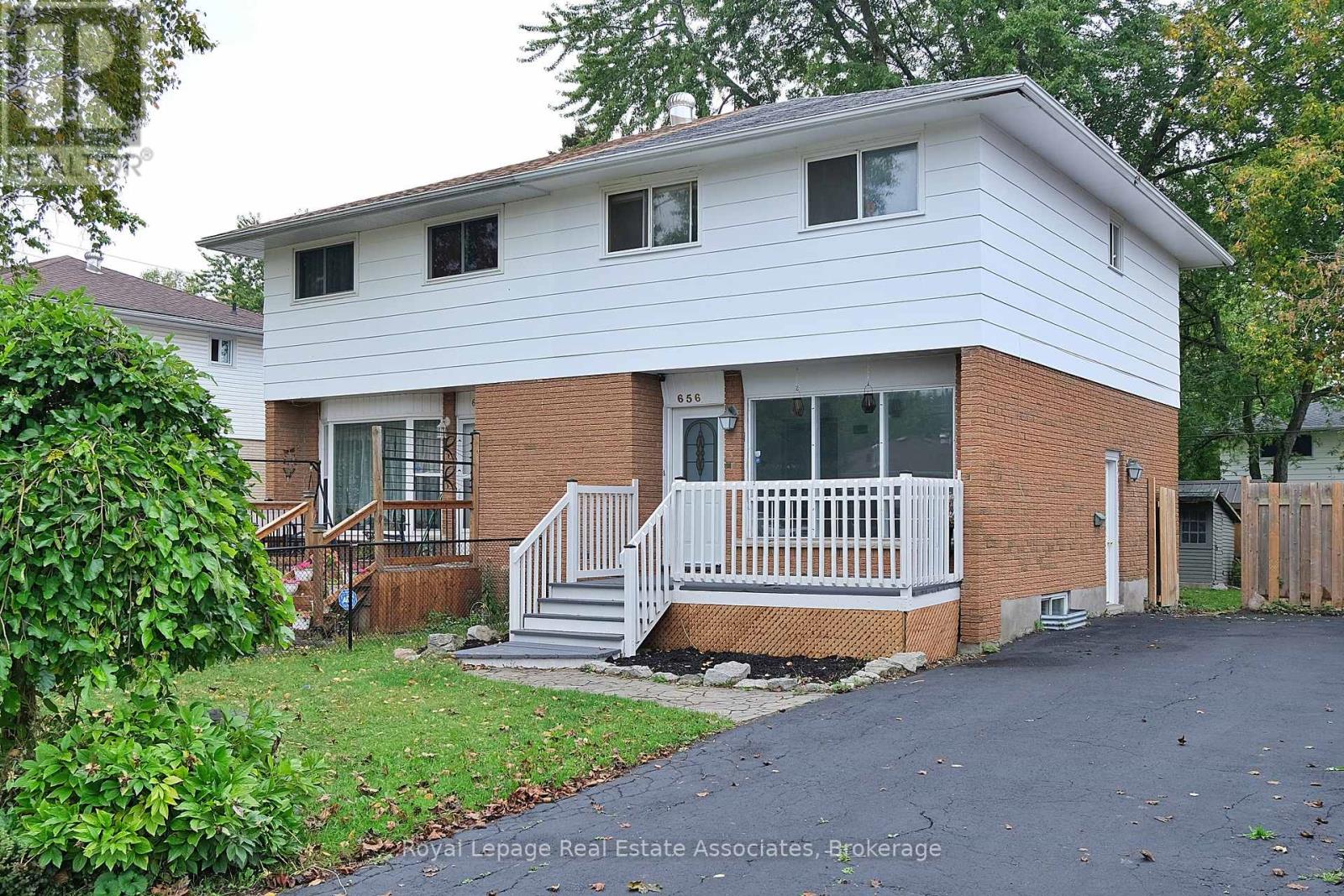 656 Oak Street, Collingwood, Ontario  L9Y 2Z8 - Photo 1 - S12428108