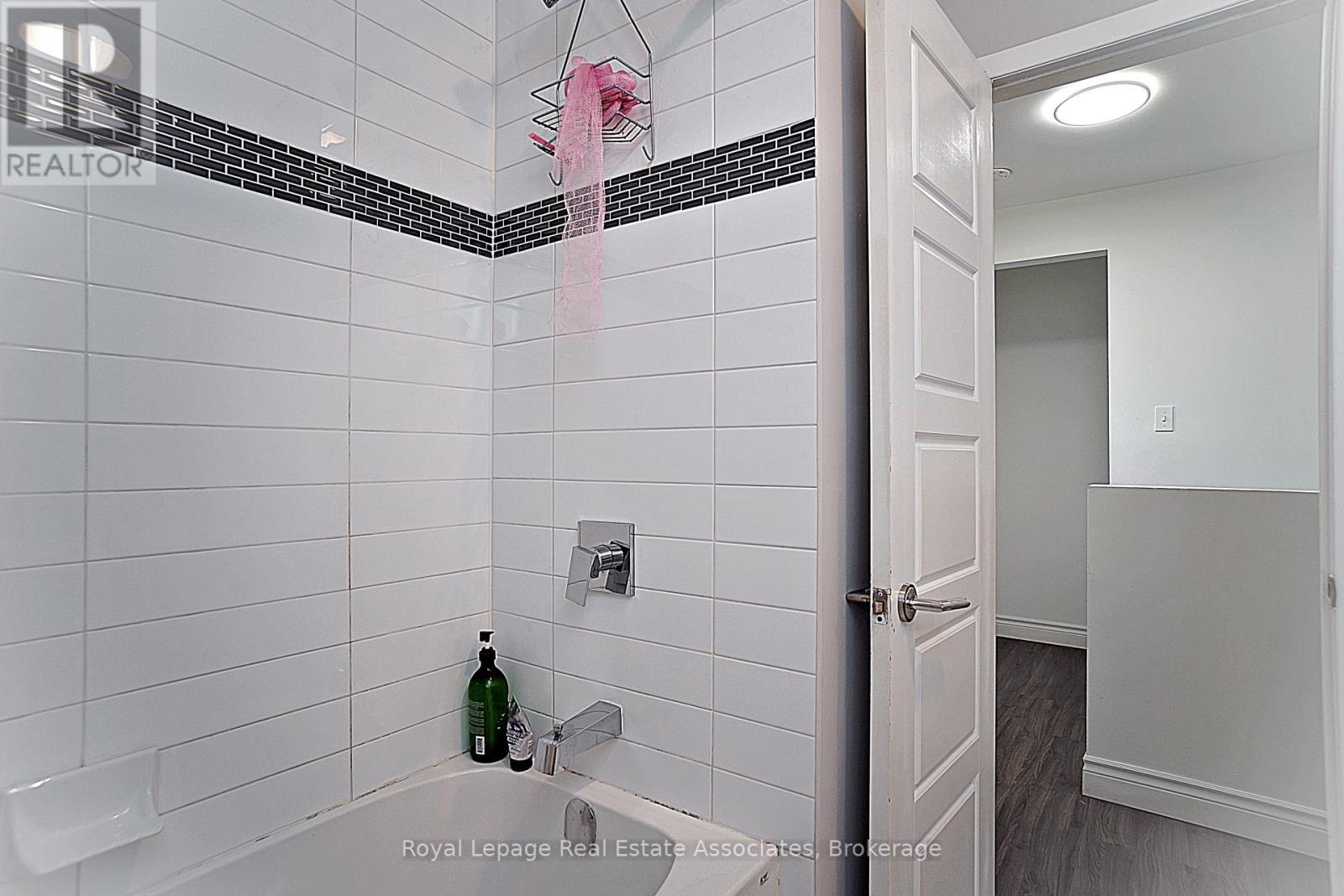 656 Oak Street, Collingwood, Ontario  L9Y 2Z8 - Photo 11 - S12428108