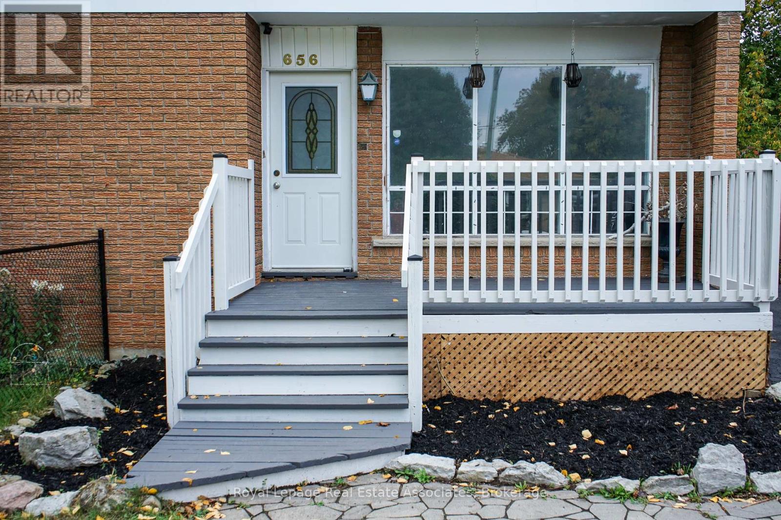 656 Oak Street, Collingwood, Ontario  L9Y 2Z8 - Photo 3 - S12428108