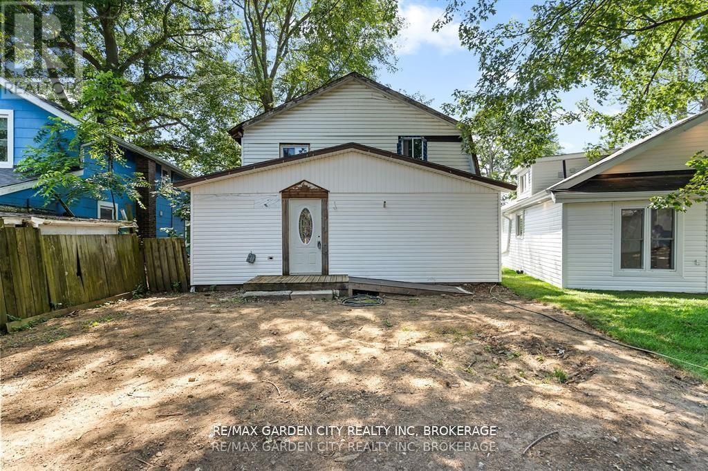 231 Lincoln Road W, Fort Erie, Ontario  L0S 1B0 - Photo 16 - X12428158