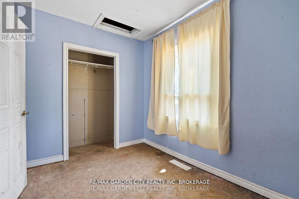 231 Lincoln Road W, Fort Erie, Ontario  L0S 1B0 - Photo 7 - X12428158