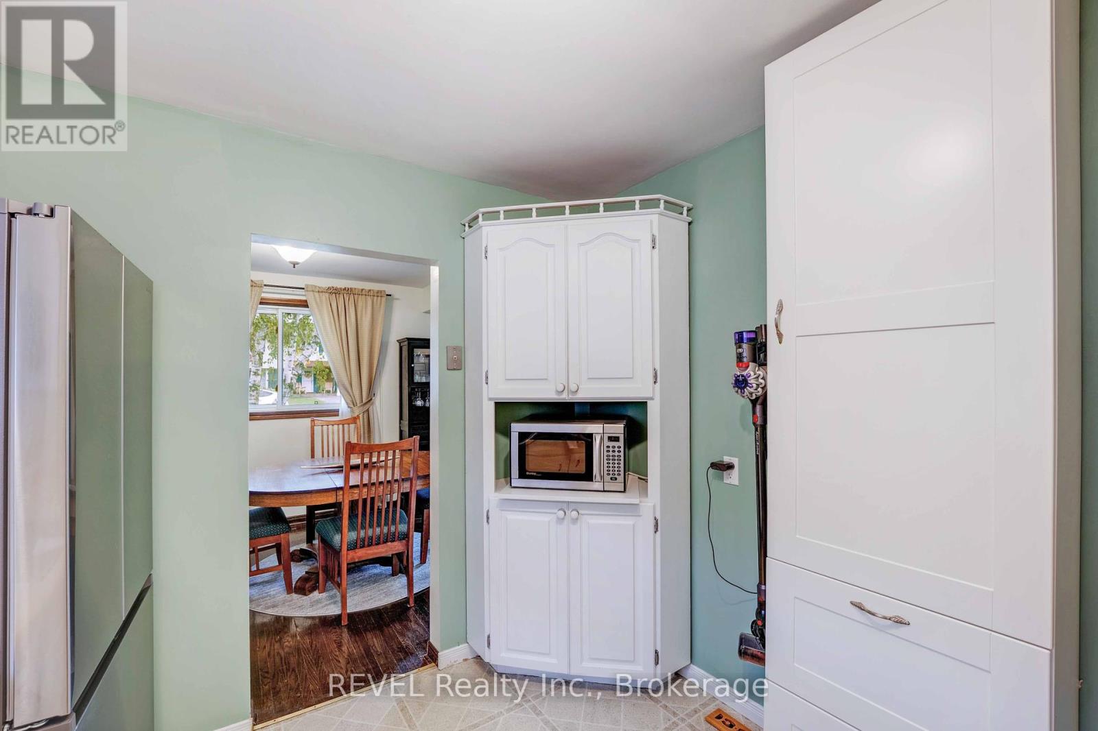43 Bowden Street, Fort Erie, Ontario  L2A 2P5 - Photo 11 - X12428166