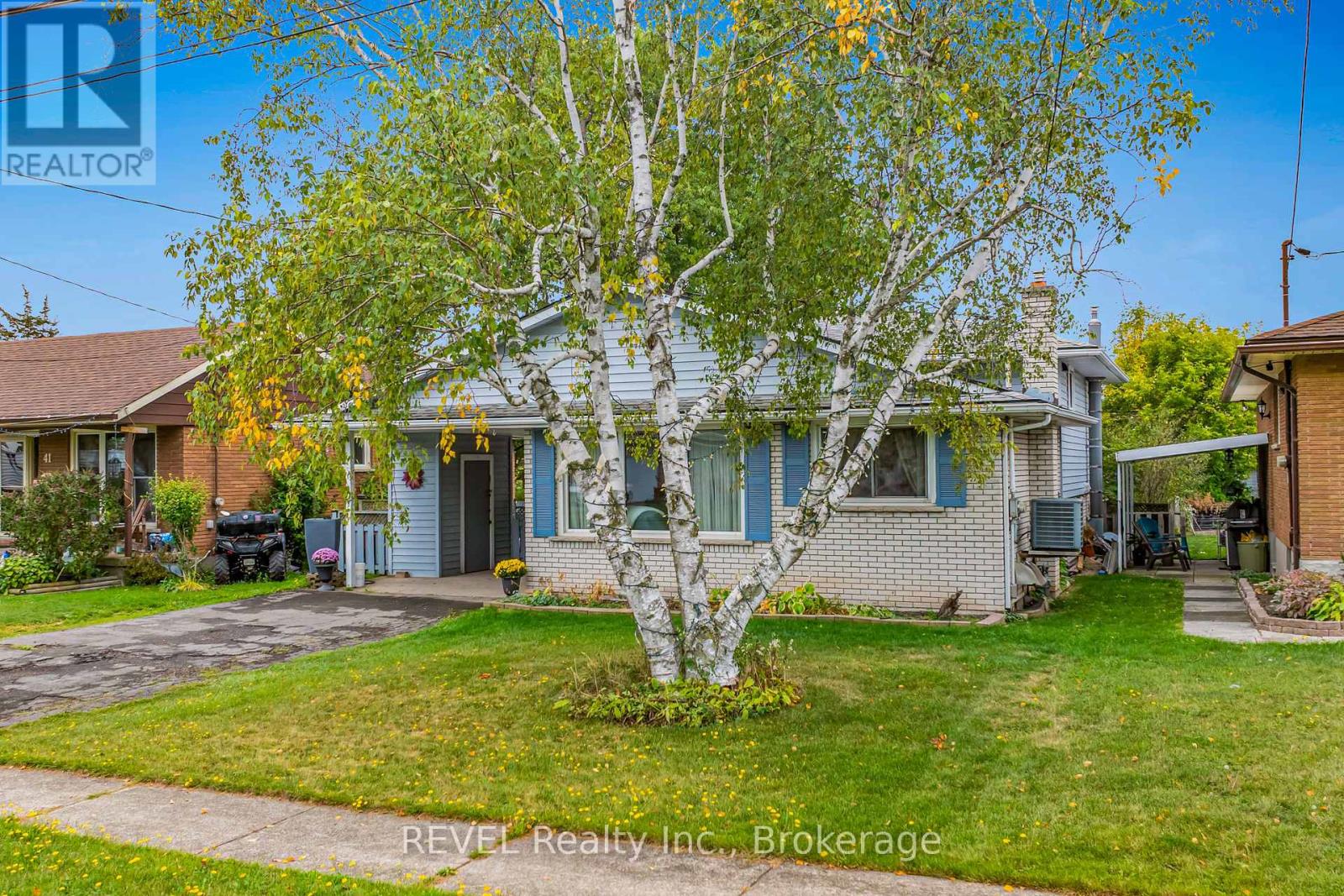 43 Bowden Street, Fort Erie, Ontario  L2A 2P5 - Photo 2 - X12428166