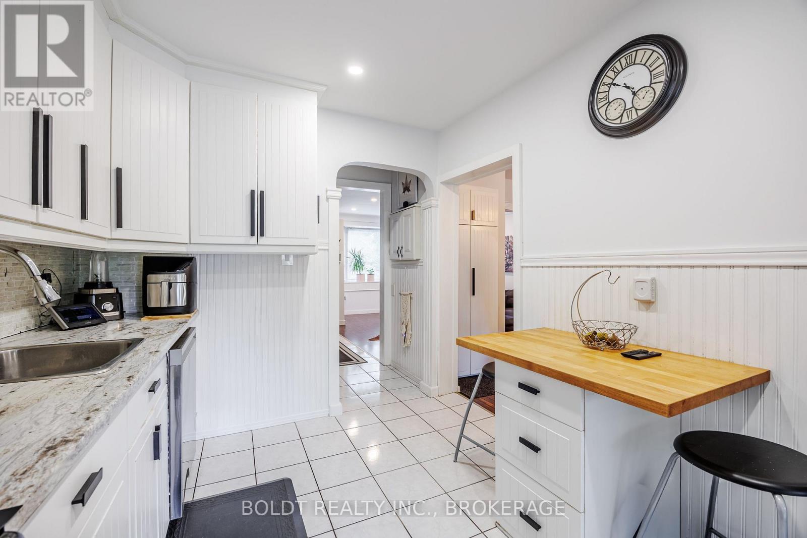 720 Niagara Street, St. Catharines (Bunting/linwell), Ontario  L2M 3R9 - Photo 10 - X12428234