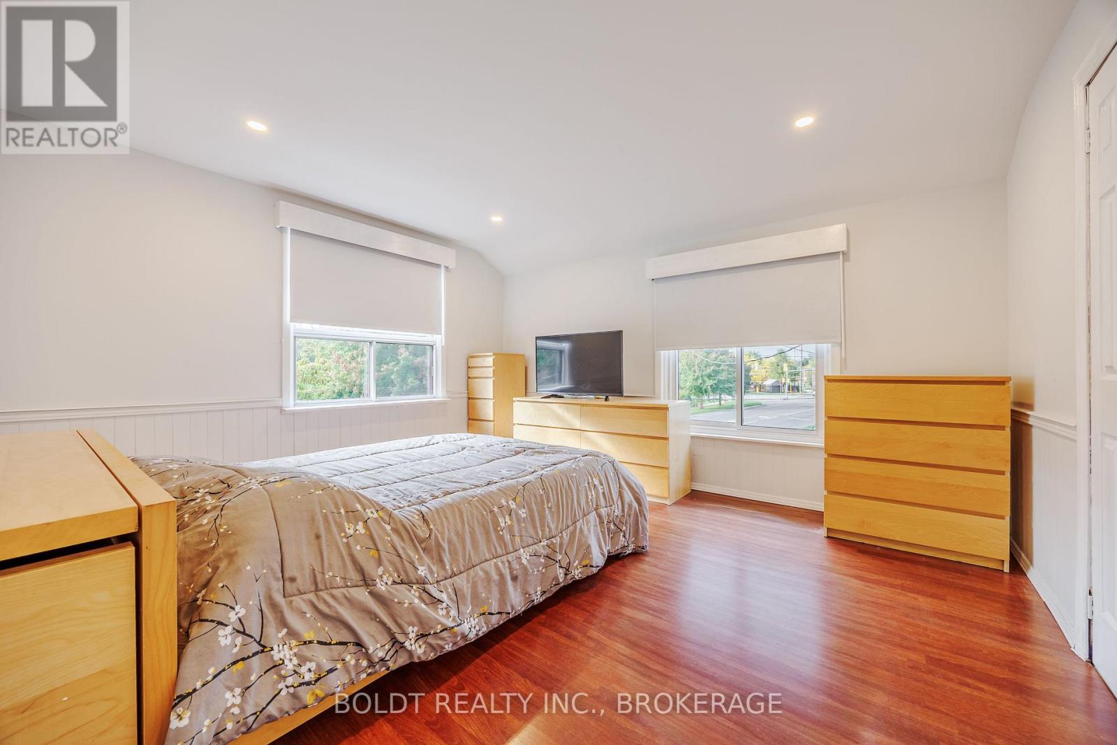 720 Niagara Street, St. Catharines (Bunting/linwell), Ontario  L2M 3R9 - Photo 14 - X12428234