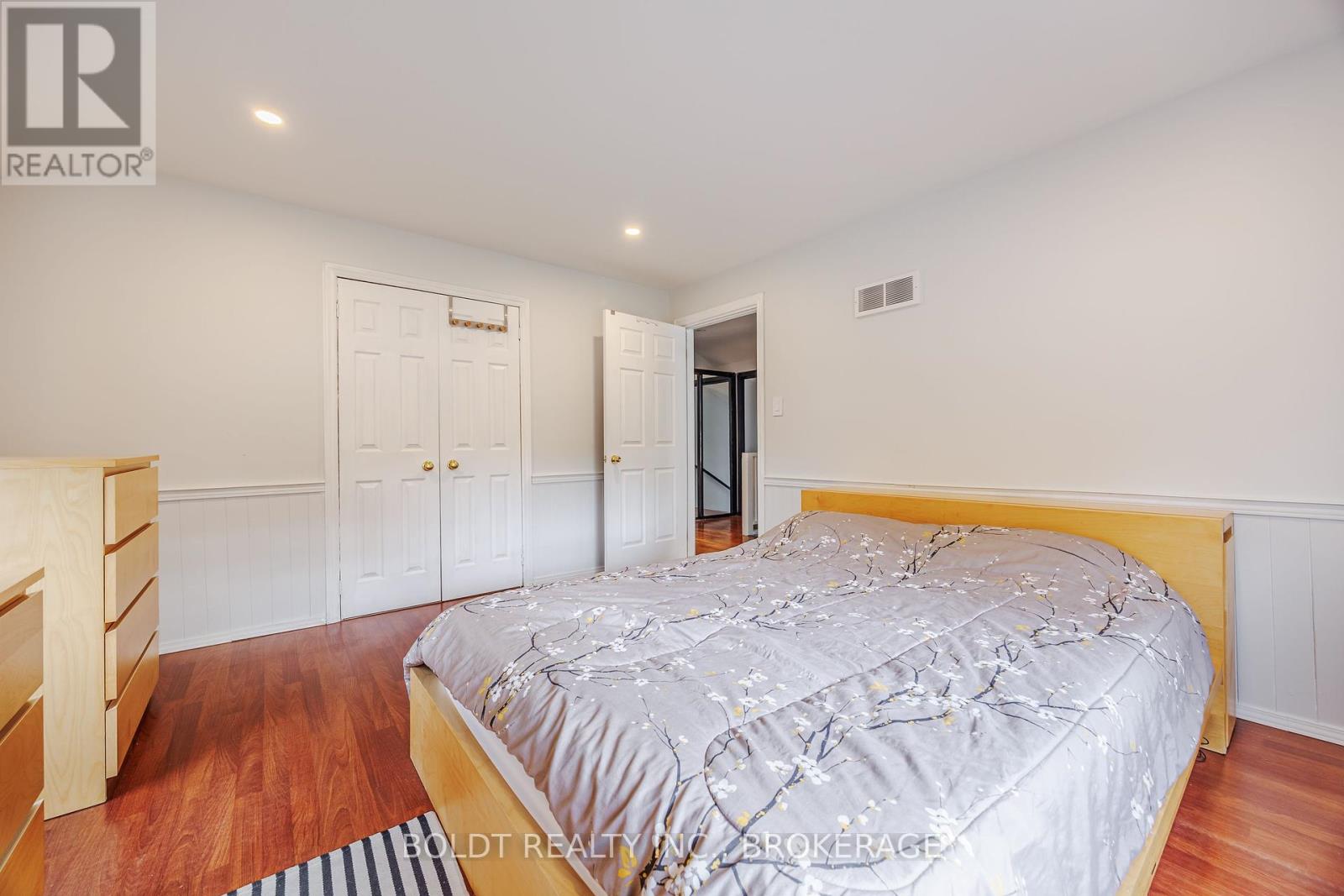720 Niagara Street, St. Catharines (Bunting/linwell), Ontario  L2M 3R9 - Photo 15 - X12428234