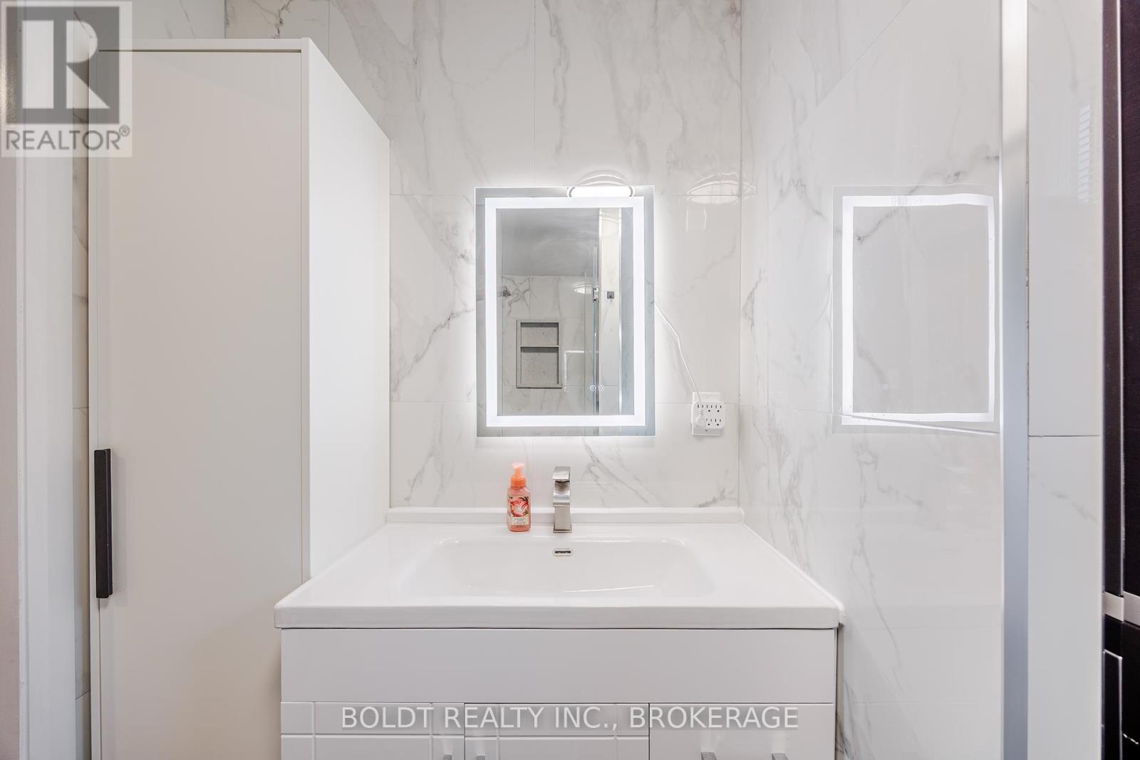 720 Niagara Street, St. Catharines (Bunting/linwell), Ontario  L2M 3R9 - Photo 18 - X12428234