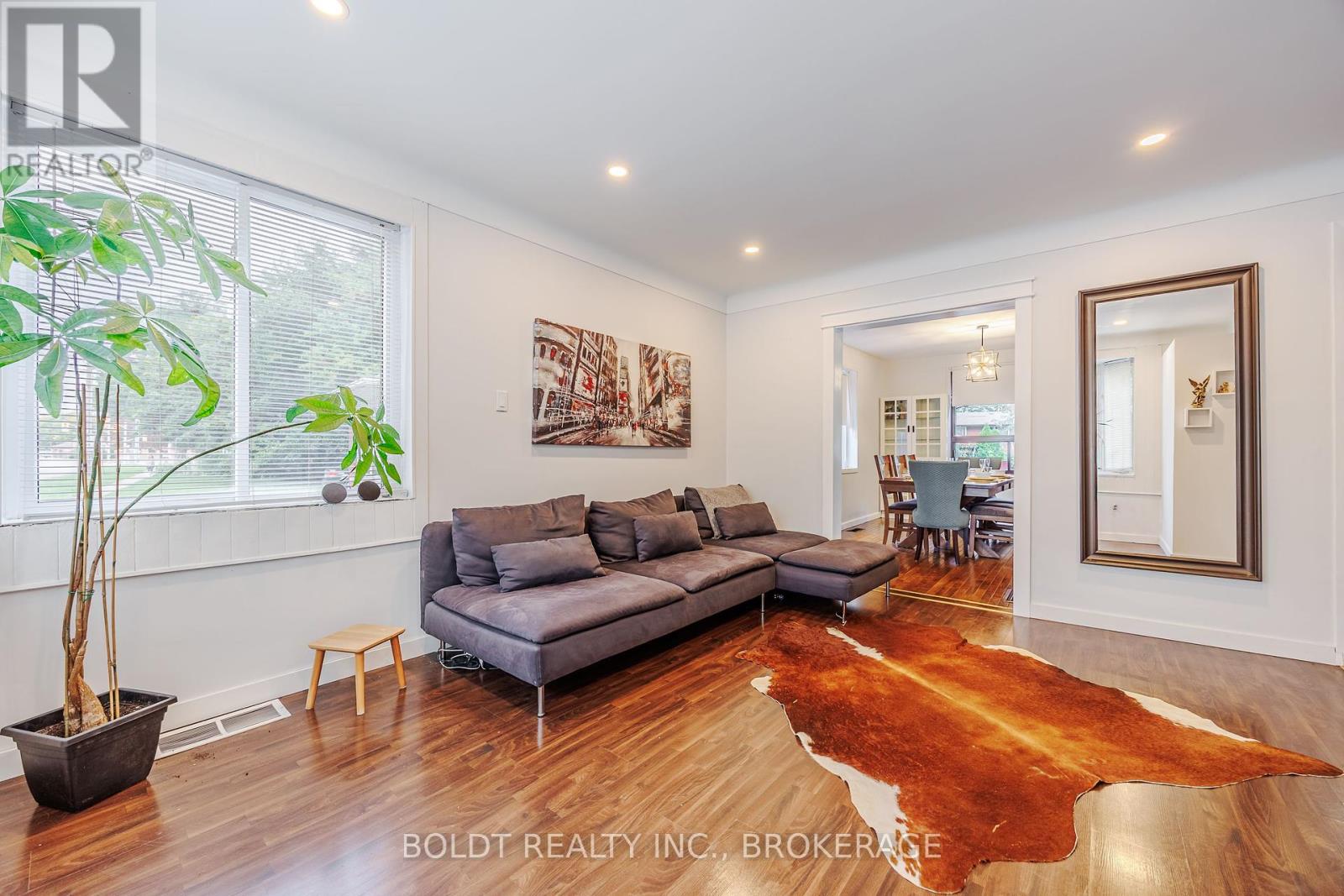 720 Niagara Street, St. Catharines (Bunting/linwell), Ontario  L2M 3R9 - Photo 6 - X12428234