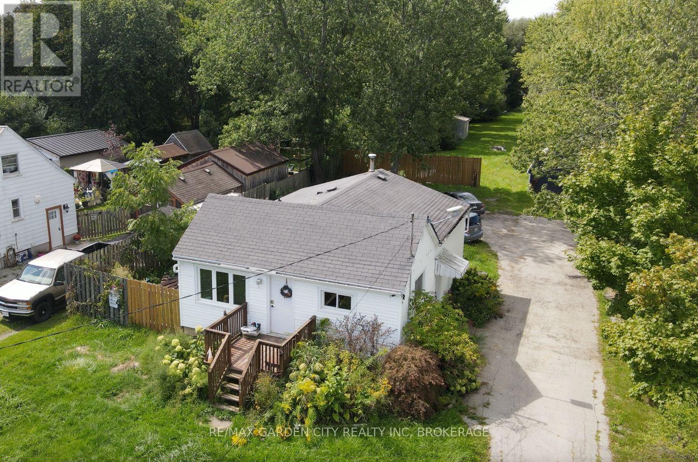 1377 Merrittville Highway, Thorold, Ontario  L3B 4N5 - Photo 2 - X12428292