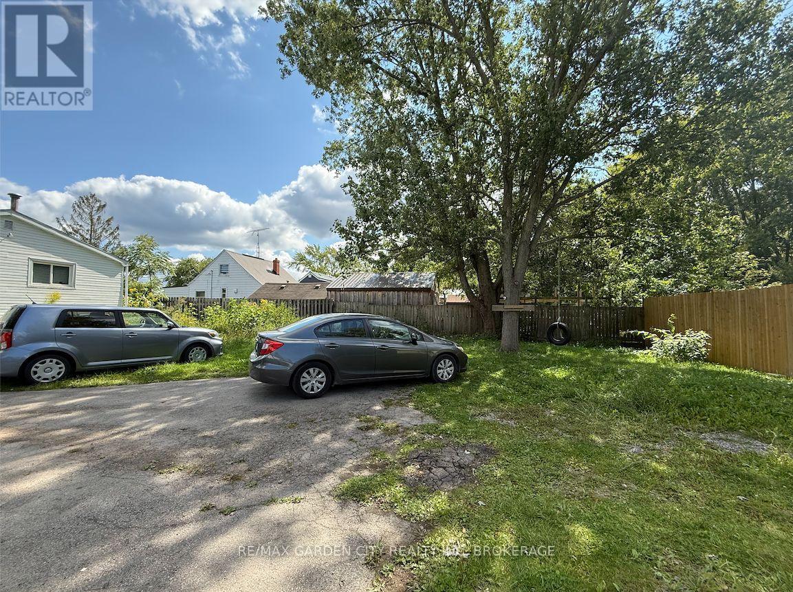 1377 Merrittville Highway, Thorold, Ontario  L3B 4N5 - Photo 6 - X12428292