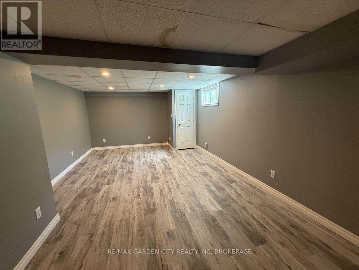 1377 Merrittville Highway, Thorold, Ontario  L3B 4N5 - Photo 9 - X12428292