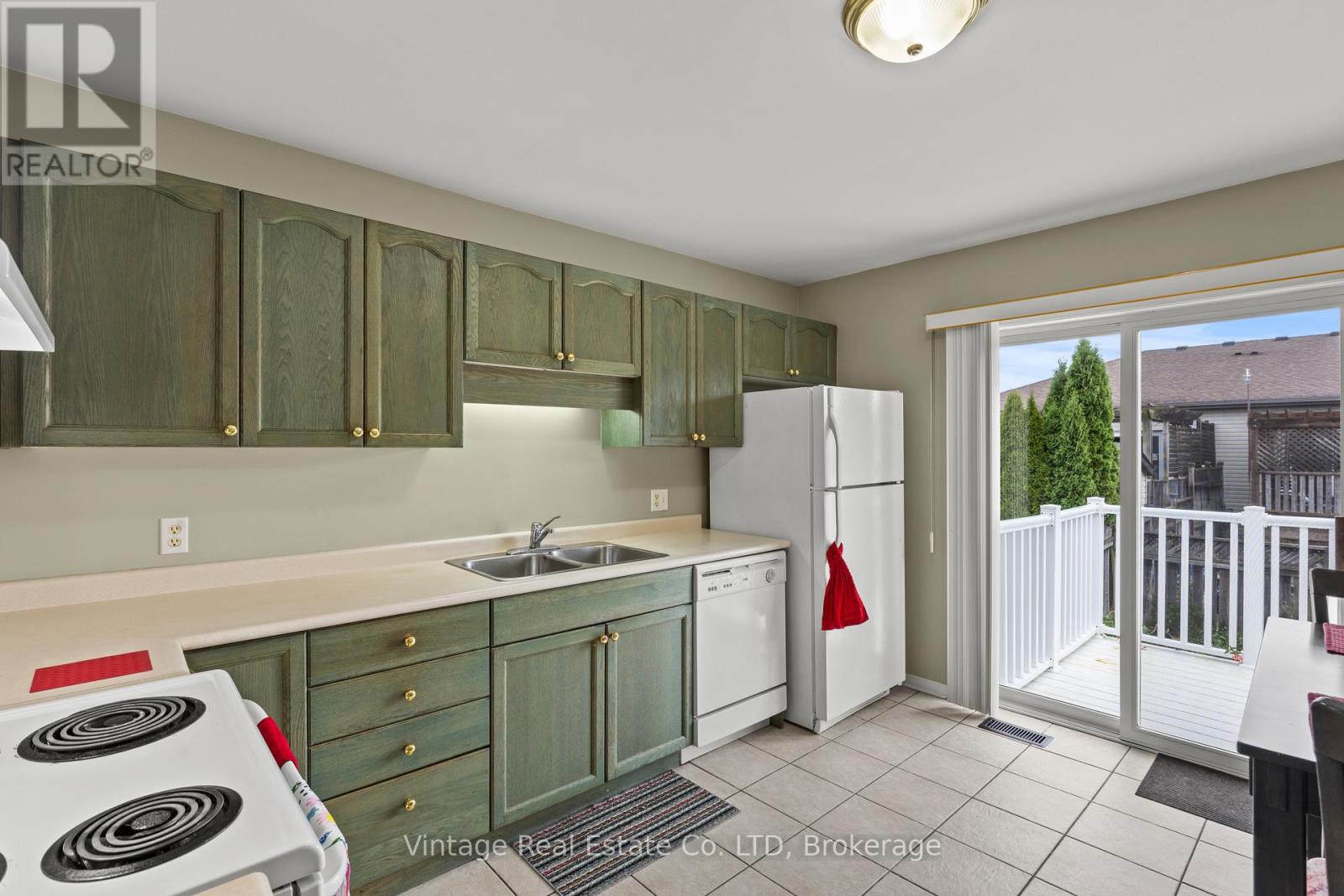 278 Oakcrest Avenue, Welland (West Welland), Ontario  L3C 7K3 - Photo 11 - X12428305