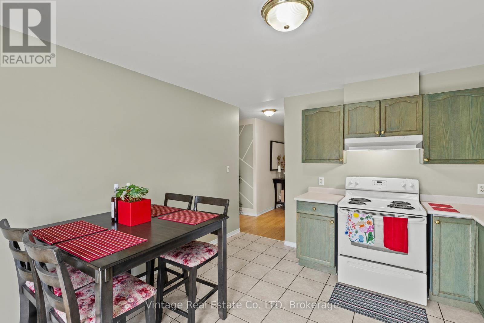 278 Oakcrest Avenue, Welland (West Welland), Ontario  L3C 7K3 - Photo 14 - X12428305
