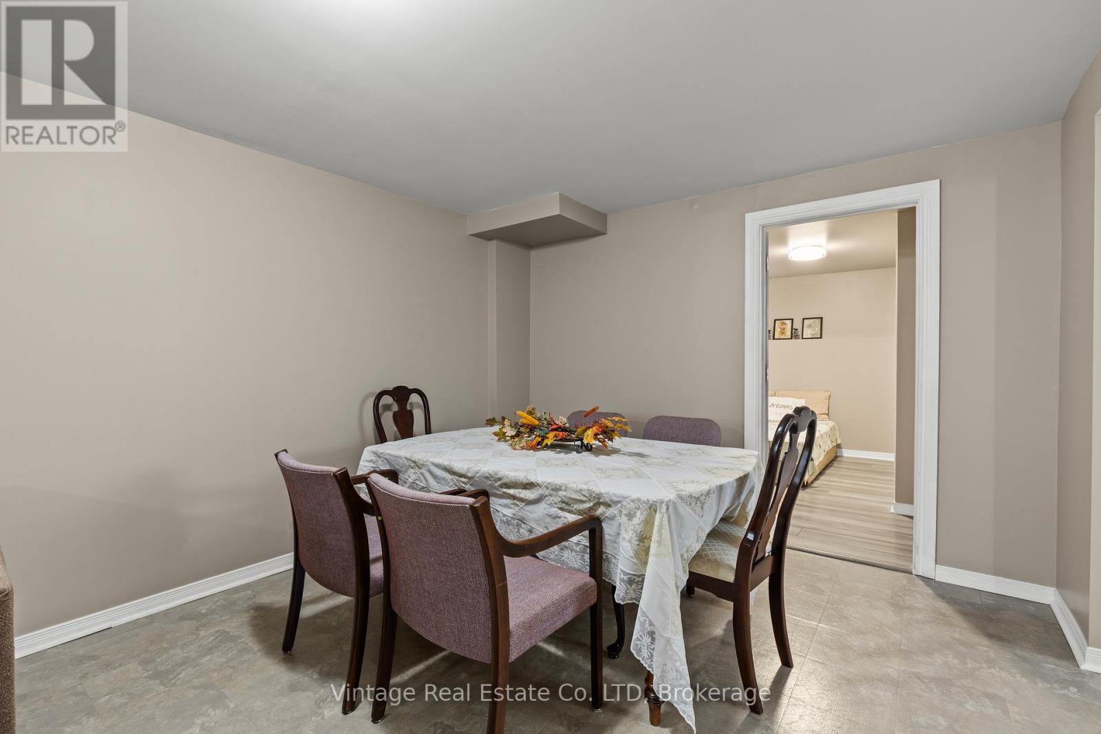 278 Oakcrest Avenue, Welland (West Welland), Ontario  L3C 7K3 - Photo 23 - X12428305