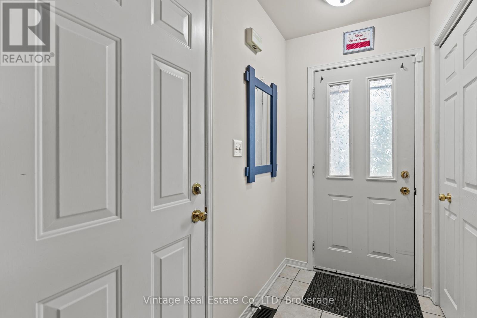278 Oakcrest Avenue, Welland (West Welland), Ontario  L3C 7K3 - Photo 5 - X12428305