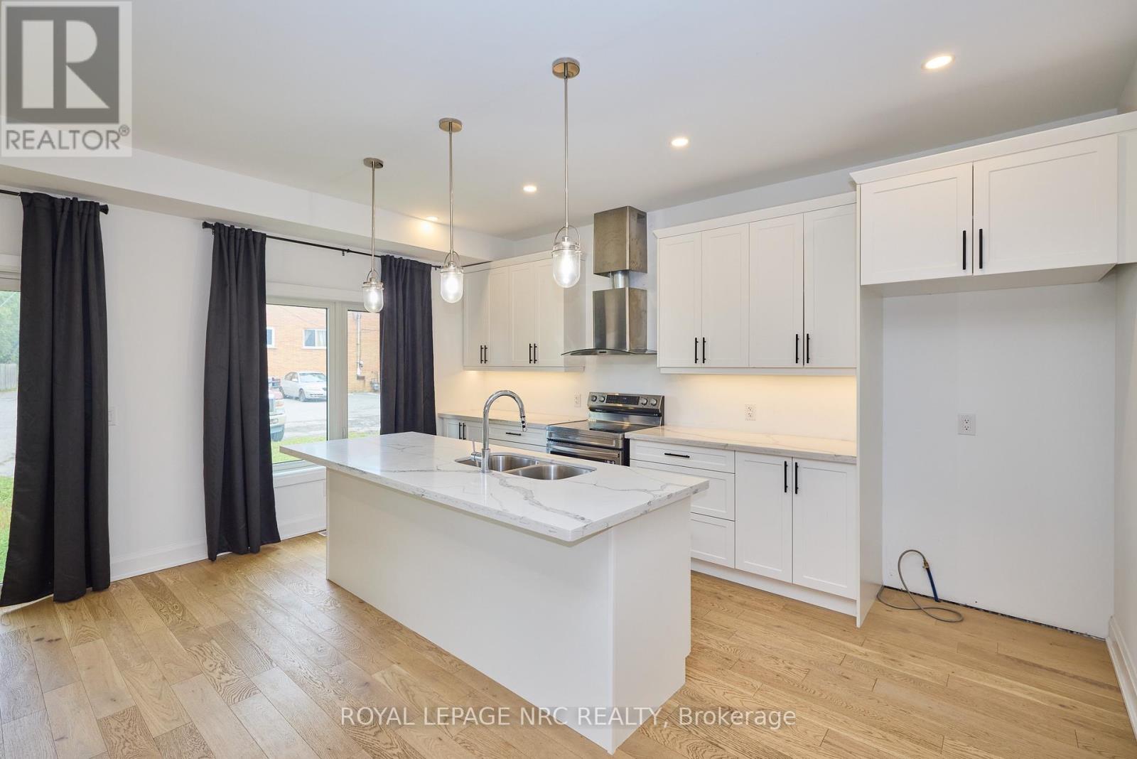 159 Hodgkins Avenue, Thorold, Ontario  L2V 0M6 - Photo 12 - X12428307