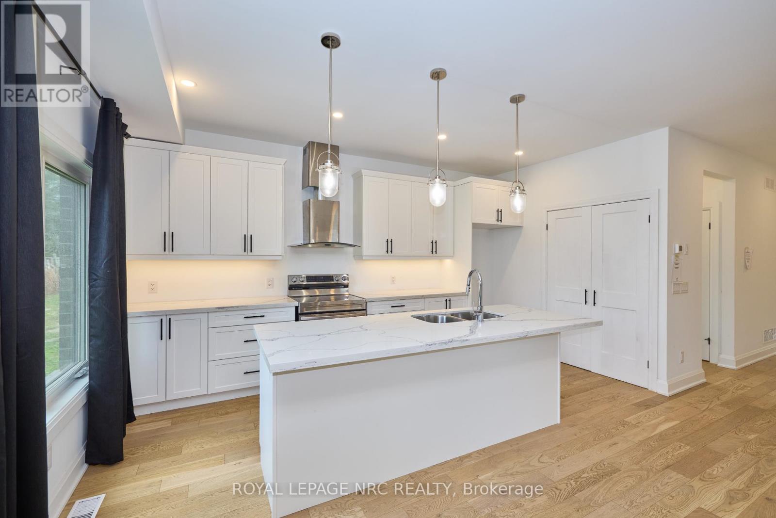159 Hodgkins Avenue, Thorold, Ontario  L2V 0M6 - Photo 13 - X12428307