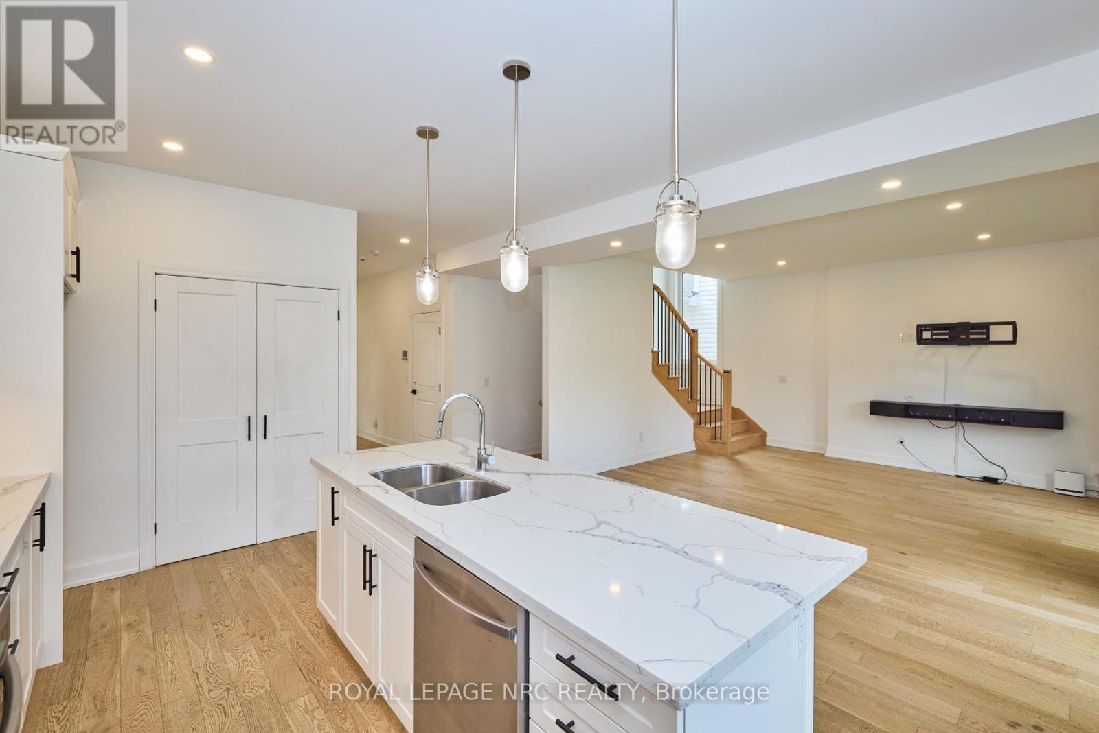 159 Hodgkins Avenue, Thorold, Ontario  L2V 0M6 - Photo 15 - X12428307