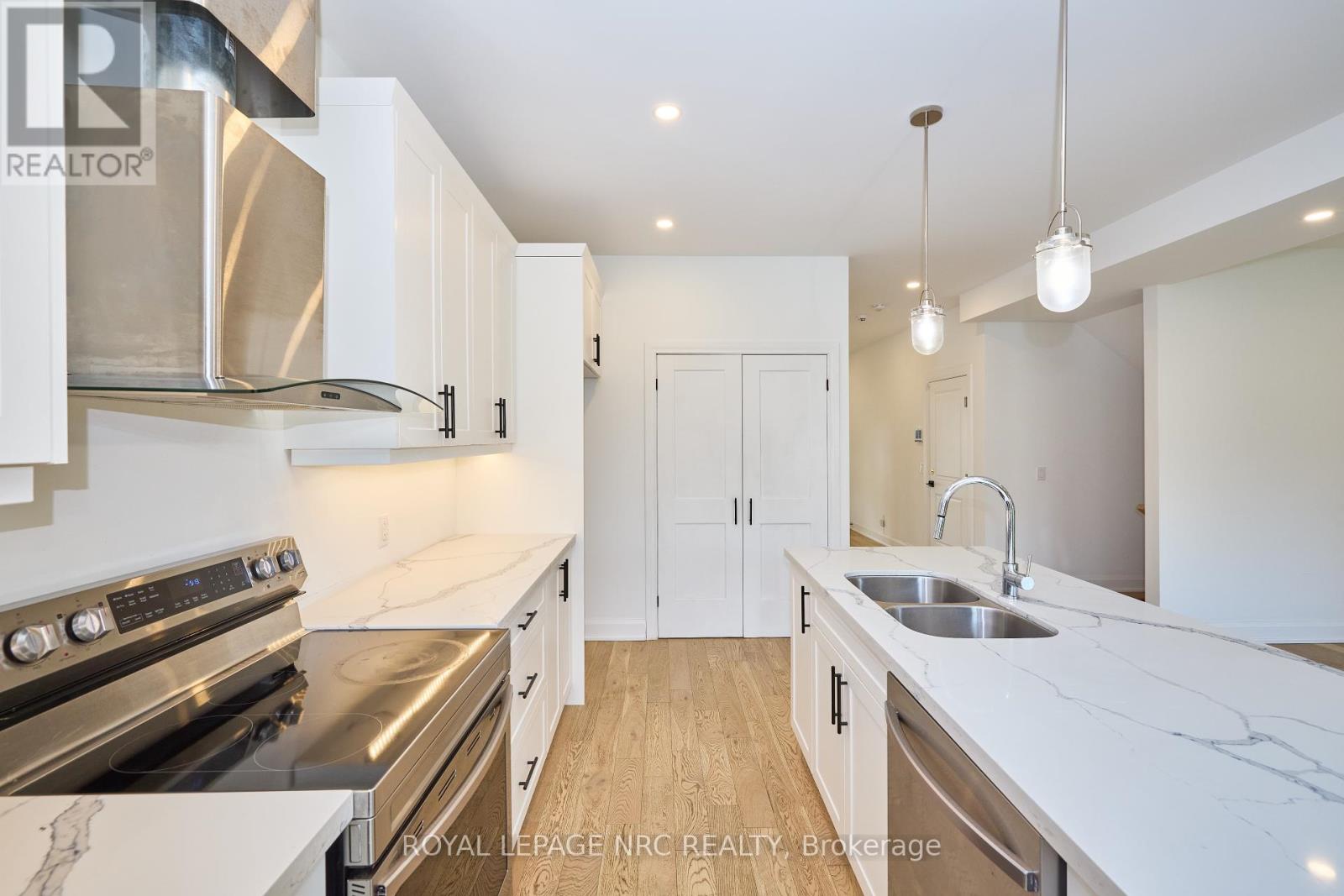 159 Hodgkins Avenue, Thorold, Ontario  L2V 0M6 - Photo 16 - X12428307