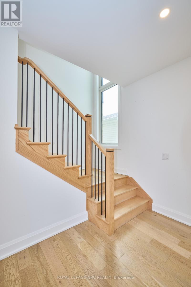 159 Hodgkins Avenue, Thorold, Ontario  L2V 0M6 - Photo 18 - X12428307