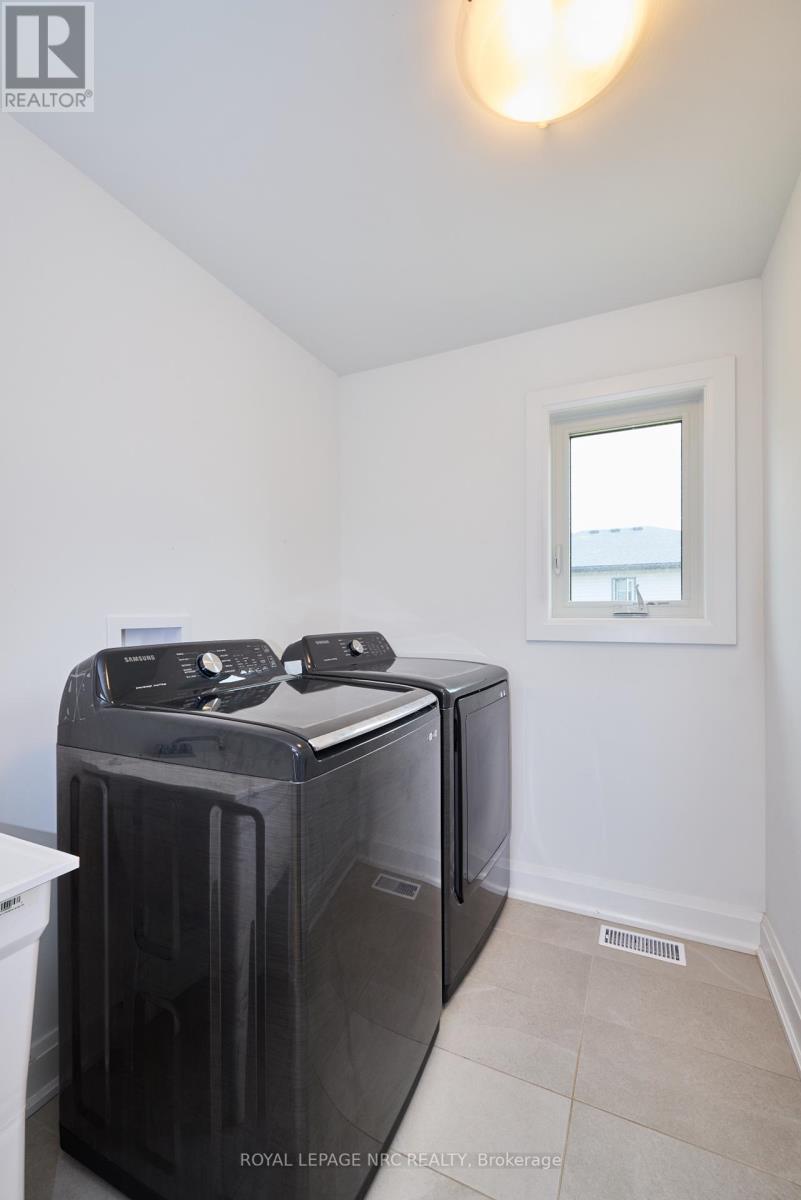 159 Hodgkins Avenue, Thorold, Ontario  L2V 0M6 - Photo 19 - X12428307
