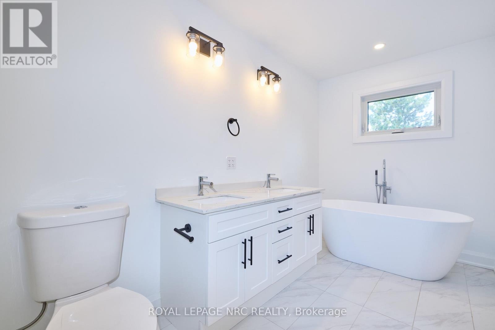 159 Hodgkins Avenue, Thorold, Ontario  L2V 0M6 - Photo 34 - X12428307