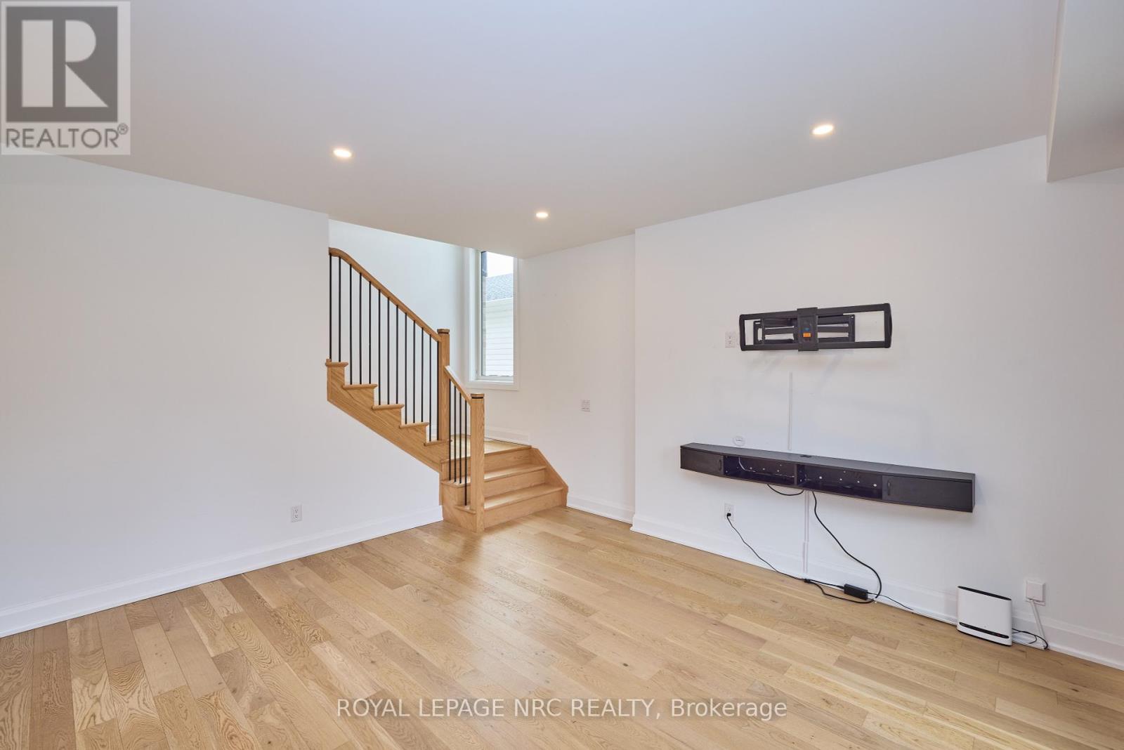 159 Hodgkins Avenue, Thorold, Ontario  L2V 0M6 - Photo 9 - X12428307