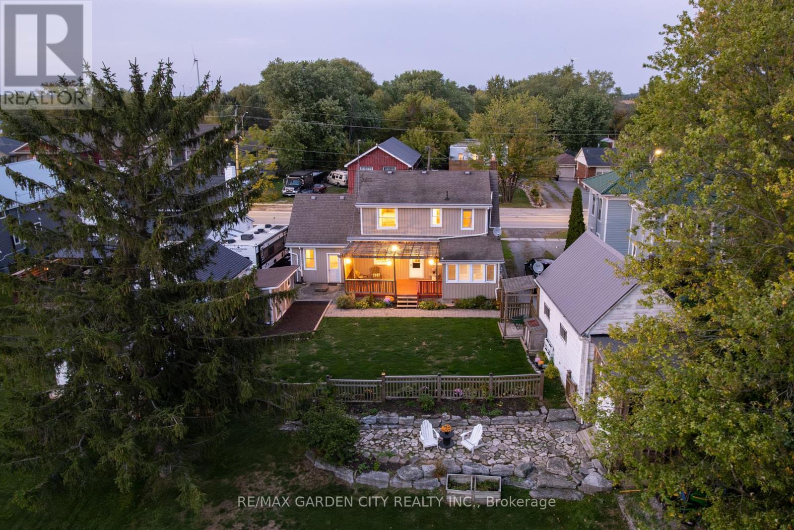 5124 Canborough Road, West Lincoln, Ontario  L0R 2J0 - Photo 8 - X12428326