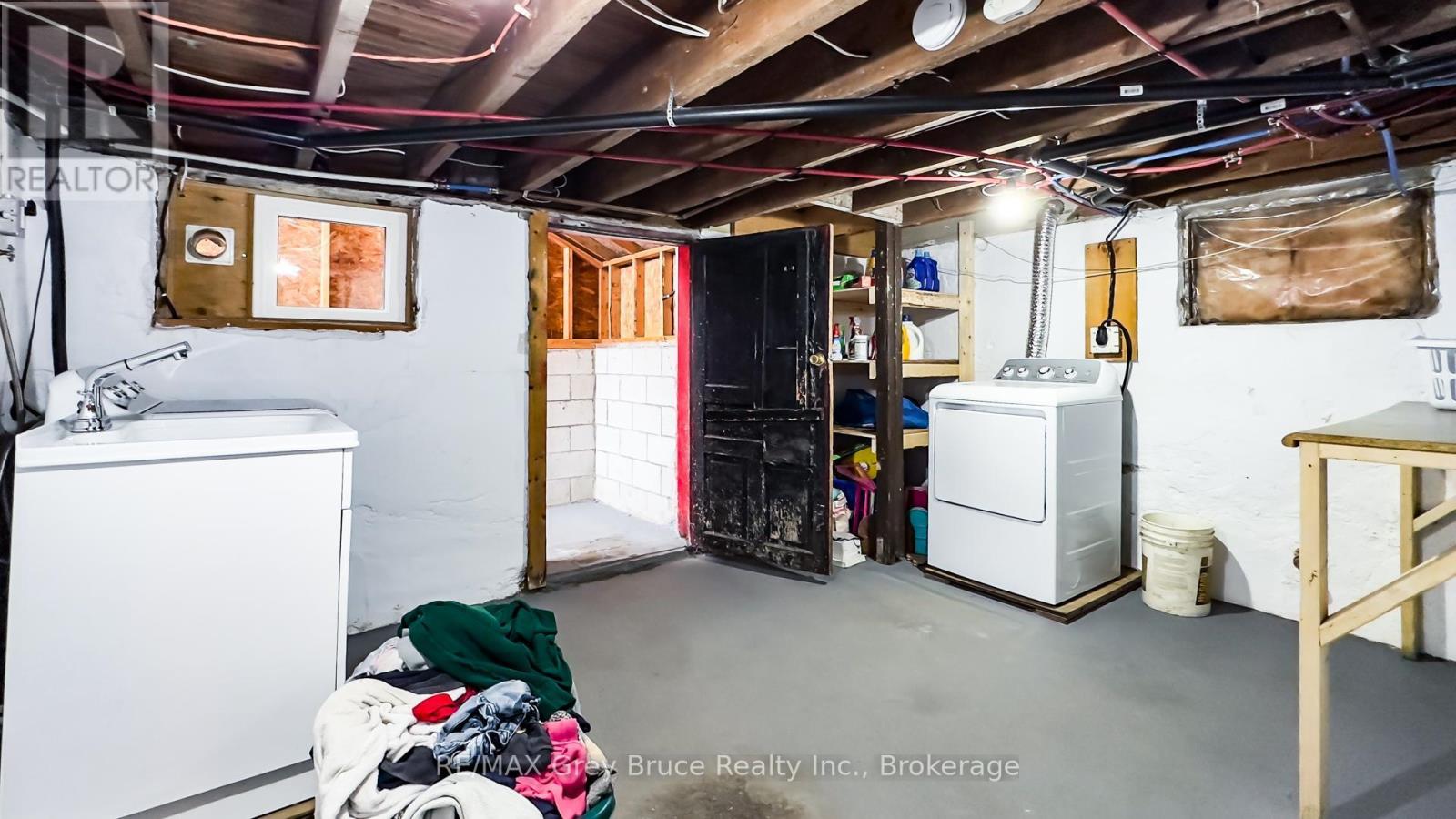 289 9th Street, Hanover, Ontario  N4N 1L3 - Photo 39 - X12428184