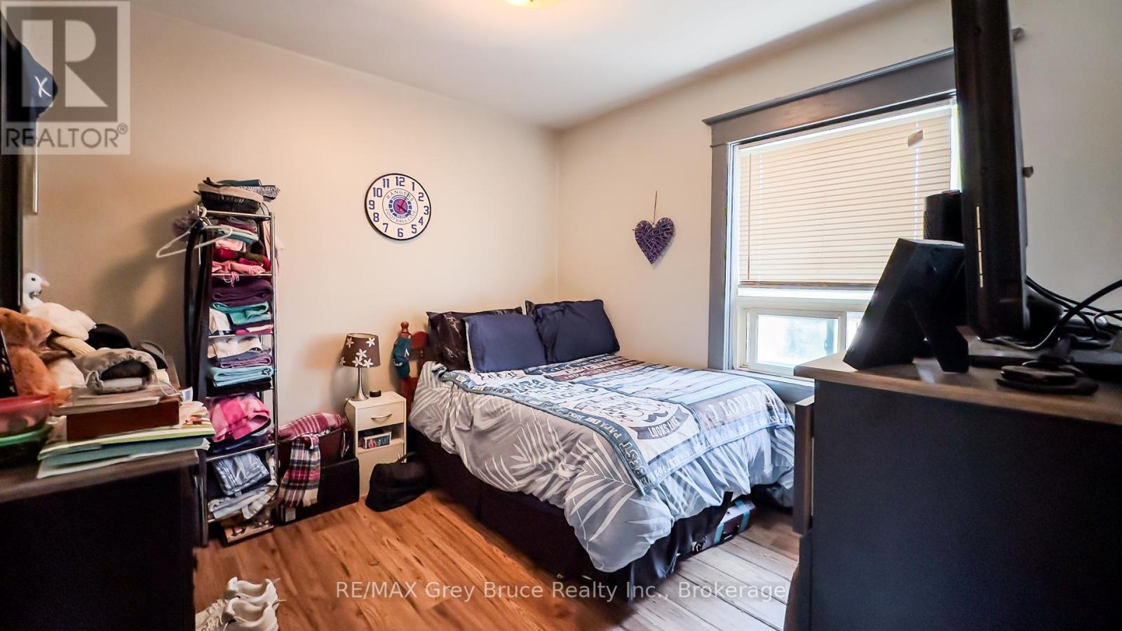 289 9th Street, Hanover, Ontario  N4N 1L3 - Photo 9 - X12428184