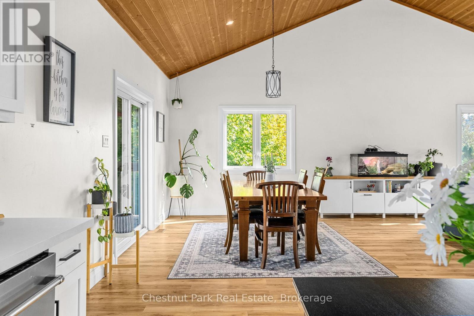 1545 Etwell Road, Huntsville, Ontario  P1H 2J2 - Photo 14 - X12428332