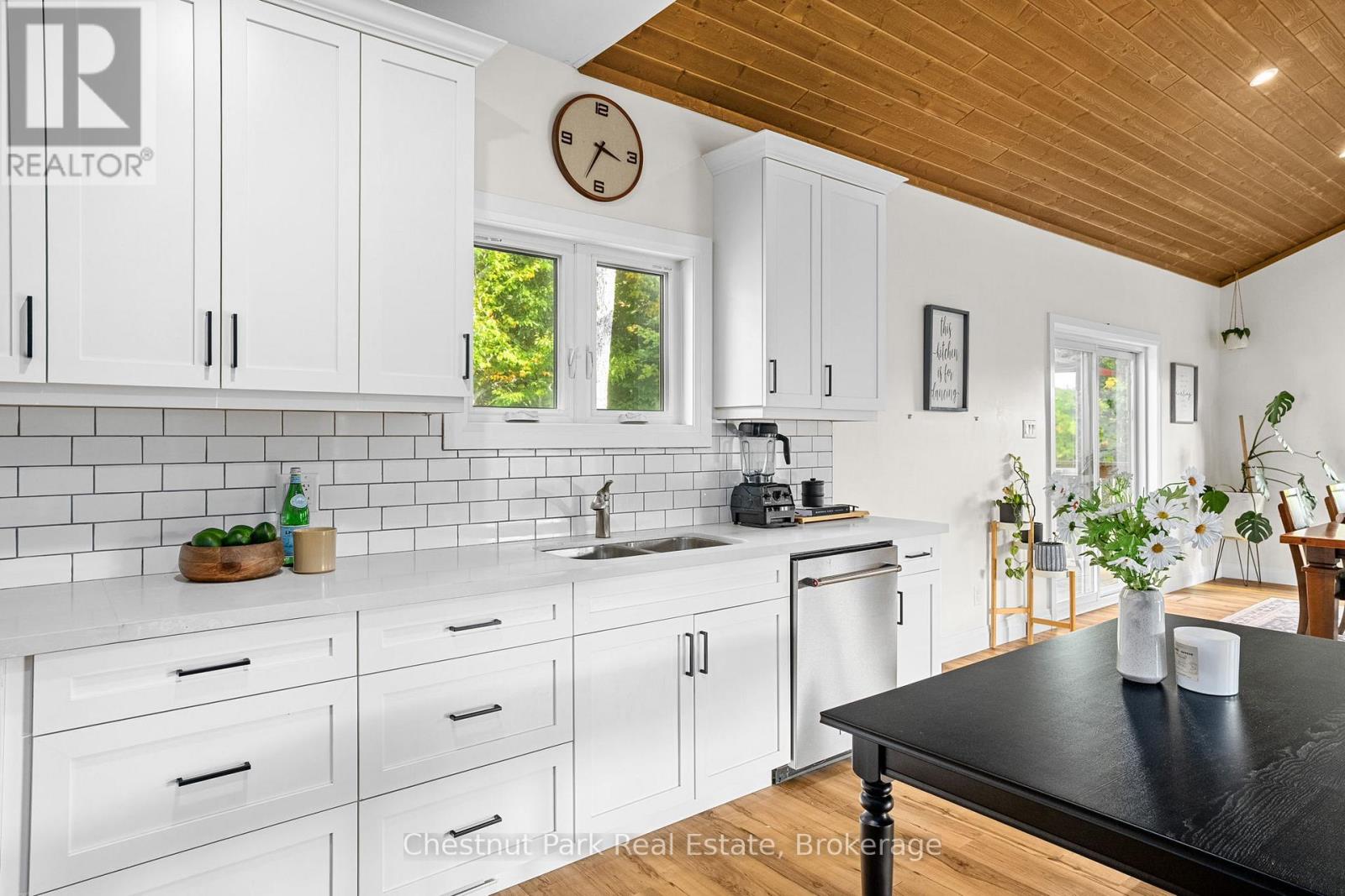 1545 Etwell Road, Huntsville, Ontario  P1H 2J2 - Photo 17 - X12428332