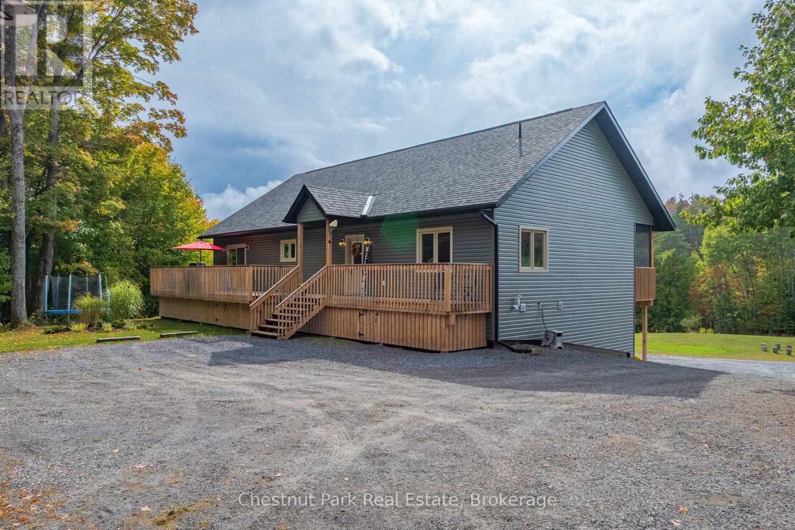 1545 Etwell Road, Huntsville, Ontario  P1H 2J2 - Photo 3 - X12428332