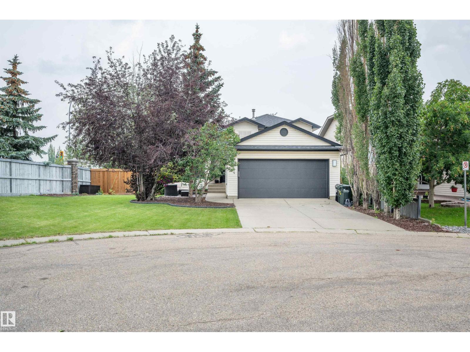 34 FOXBORO CL, Sherwood Park, Alberta